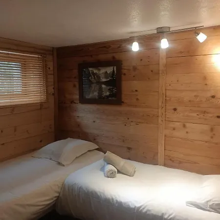 דירה Three Bedroomed